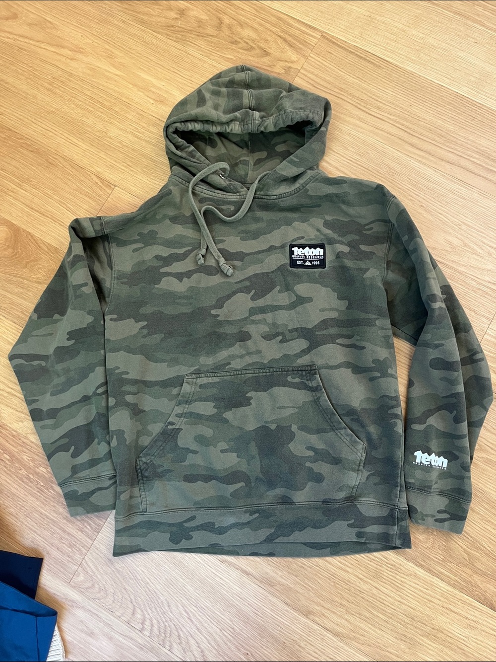 Teton Gravity Research  Camouflage Hooded Pullover size M